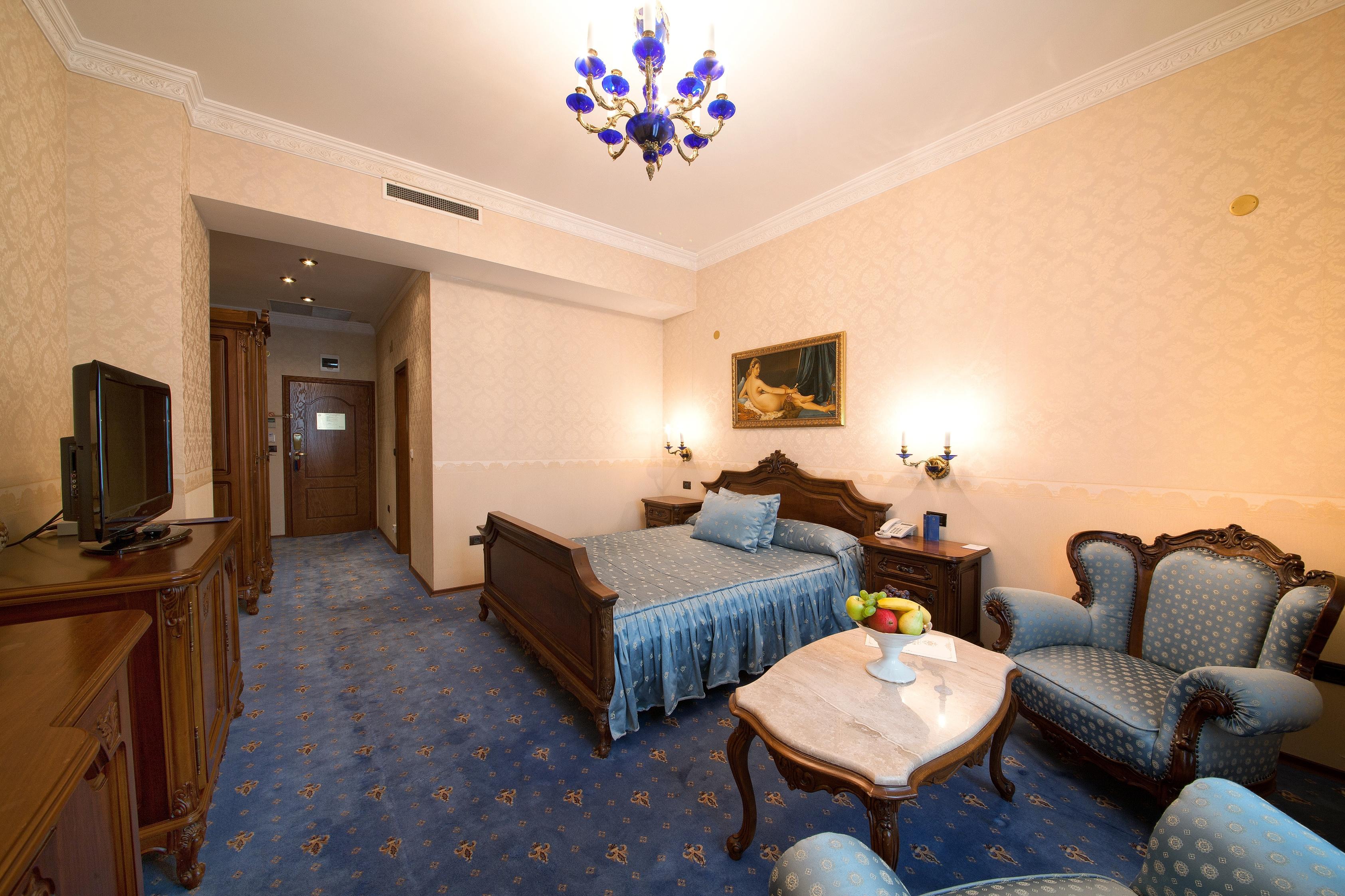 Grand Hotel London Varna Eksteriør bilde A room at the hotel