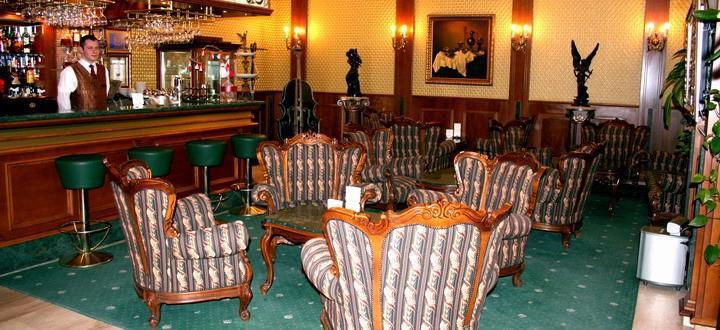 Grand Hotel London Varna Restaurant bilde The Green Bar